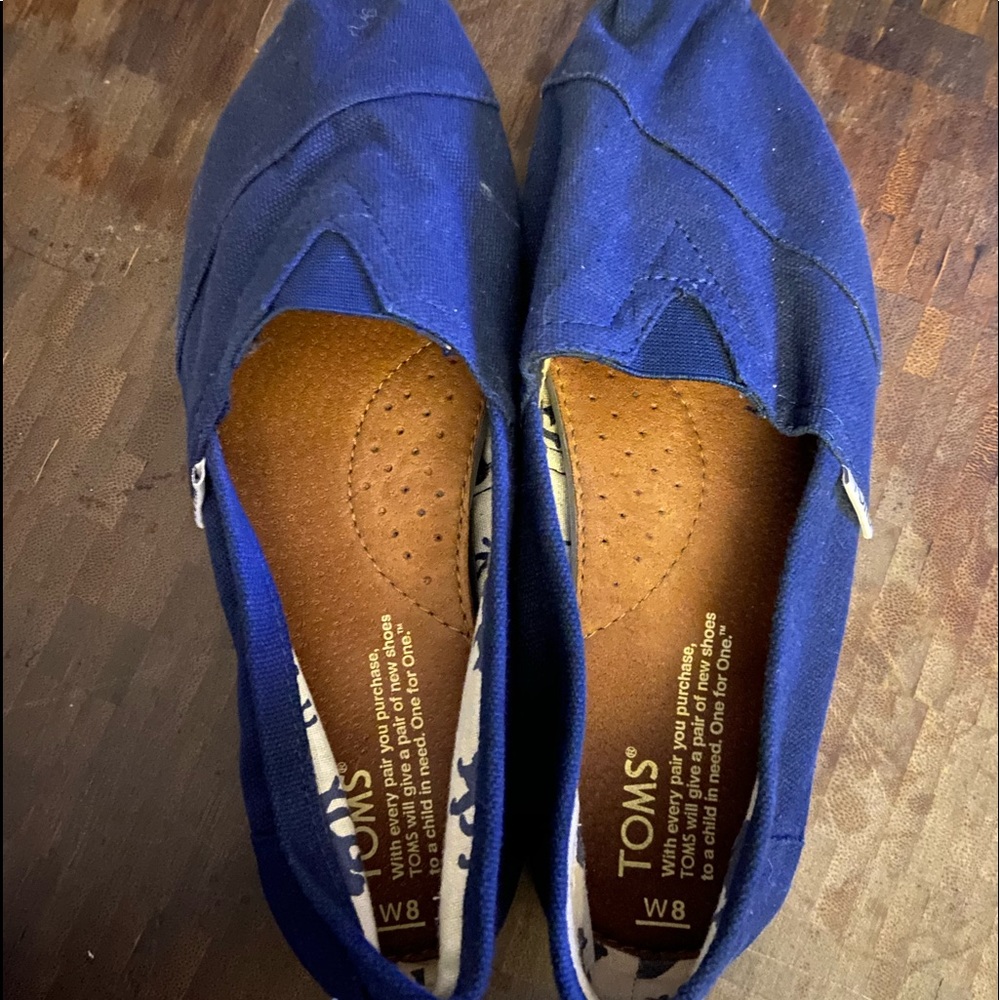 Toms
